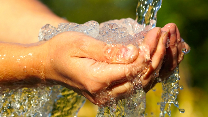 The project to desalinate water from Thane Creek is under fire primarily for its water price